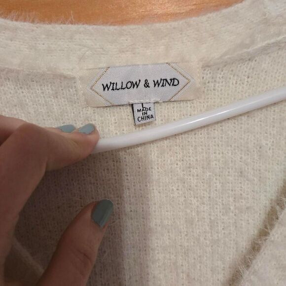 Women's Willow & Wind Sherpa White Fuzzy V Neck Button Front Cardigan Sweater - Picture 5 of 6